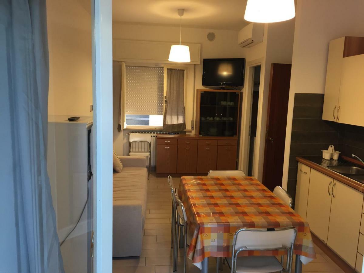 Appartamenti Orfeo Misano Adriatico Eksteriør billede